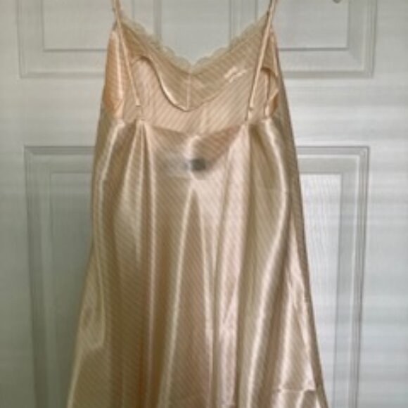 Cacique Sleeveless Chemise Butter Yellow and White Small - Picture 2 of 6